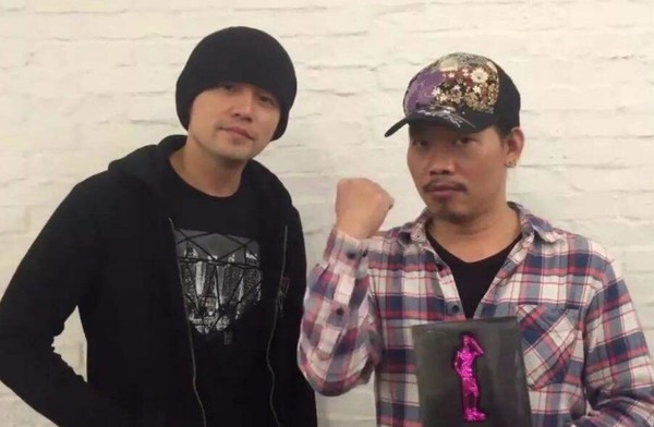 第二个肖战？牛奶咖啡发文维权被骂，何洛洛粉丝败光路人缘？