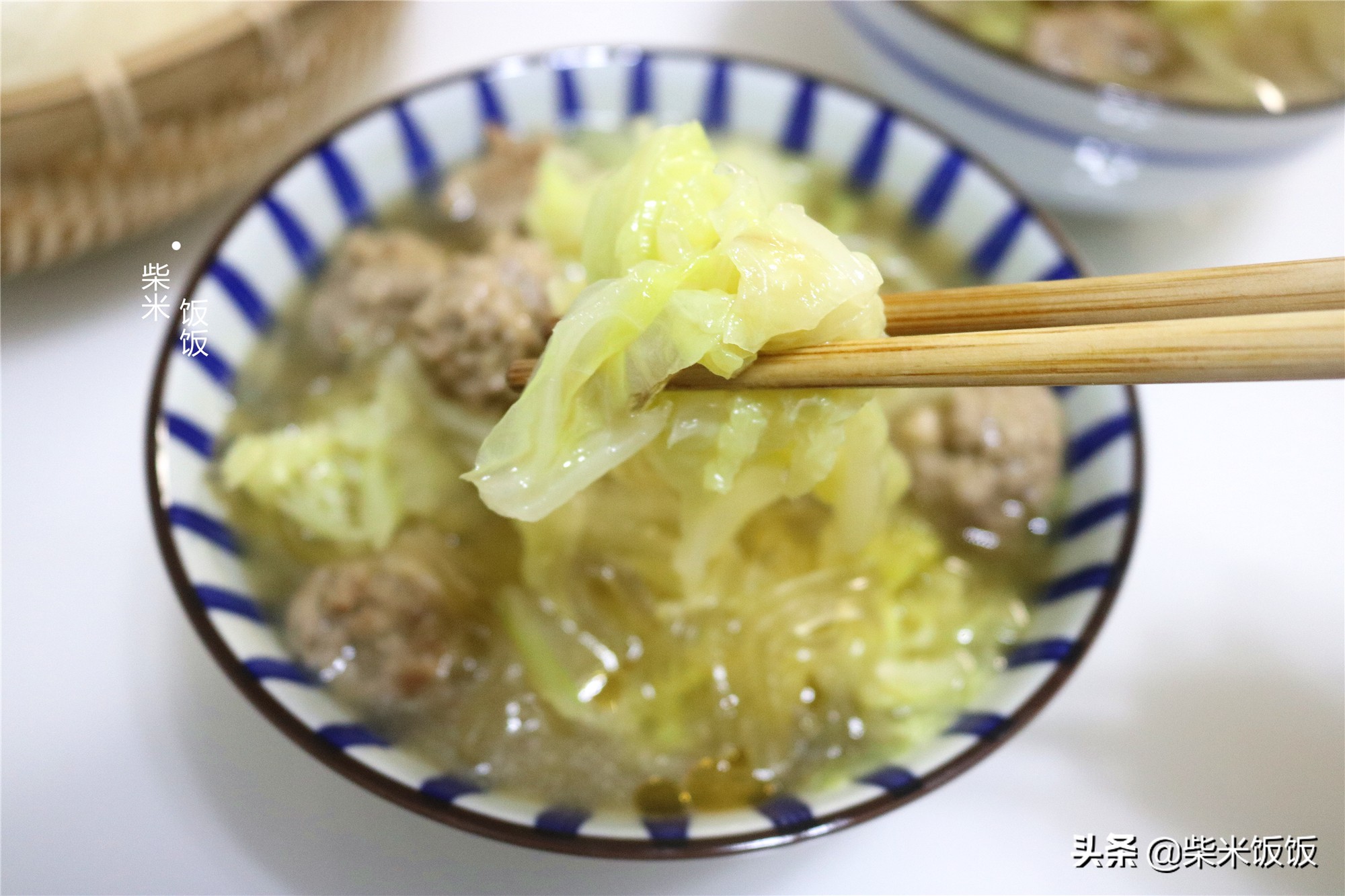 白菜和冬瓜一鍋煮，搭配自製肉丸太好吃，每人一碗，連湯也不剩