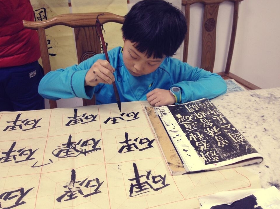 吴尊的女儿多优秀？年仅十岁就为文莱国王登台