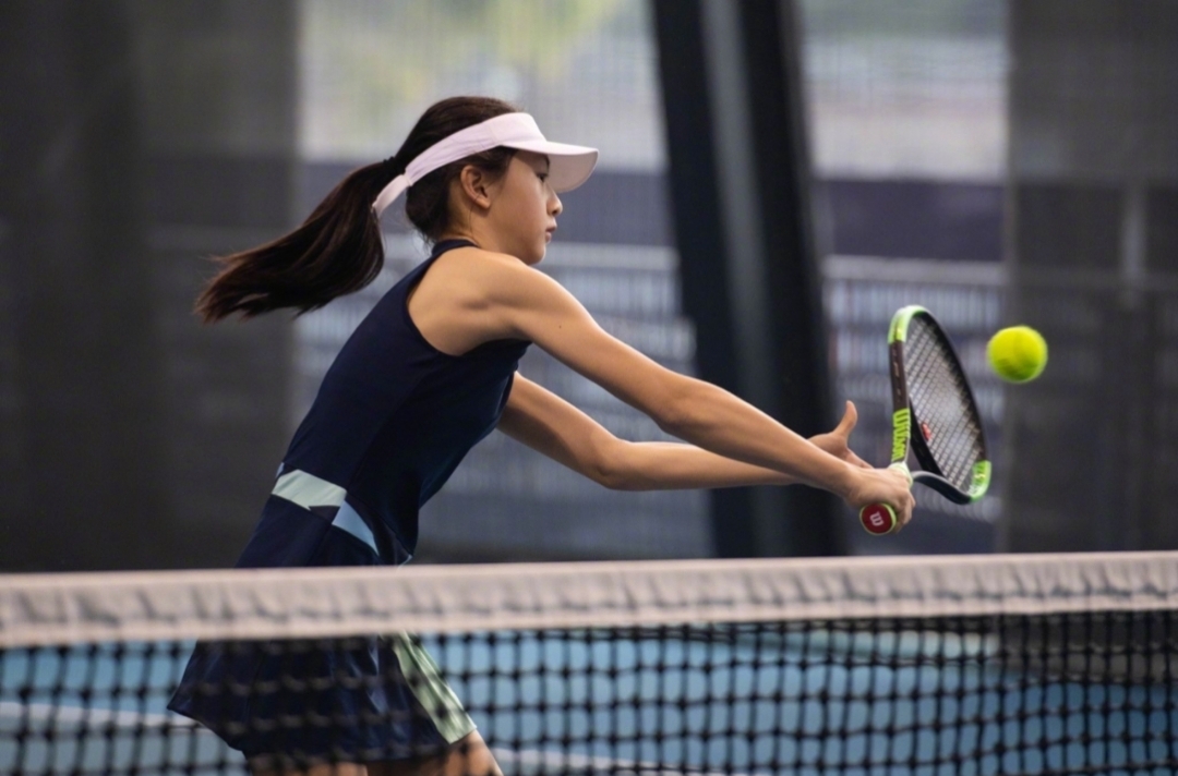 叶一茜掰手腕不敌儿子，森碟却一秒钟KO弟弟小亮仔，彰显惊人臂力