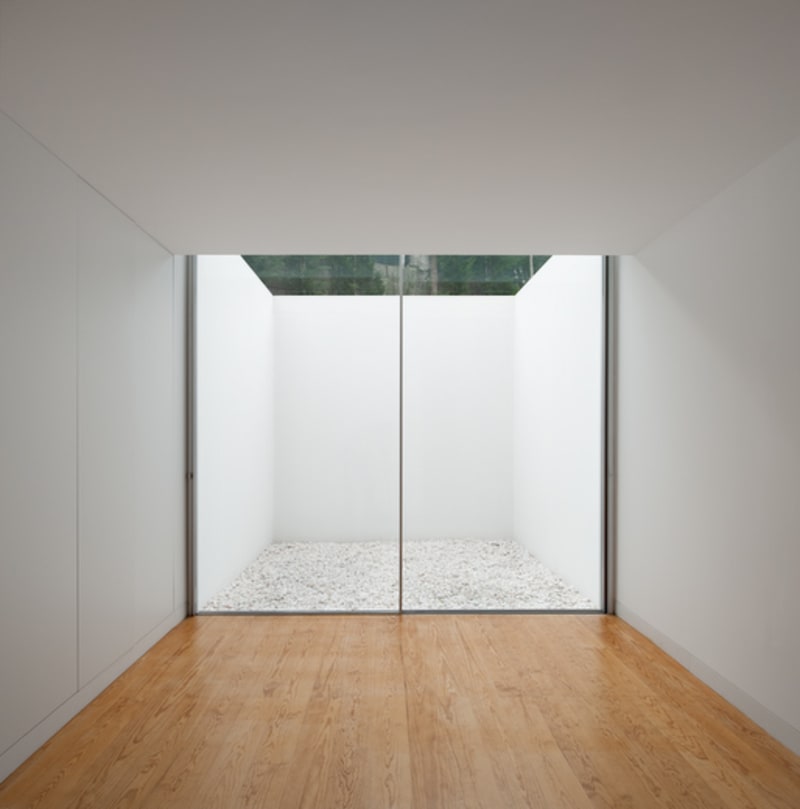 简约到极致的梦想白房子，Aires Mateus经典作品突破了时空界限