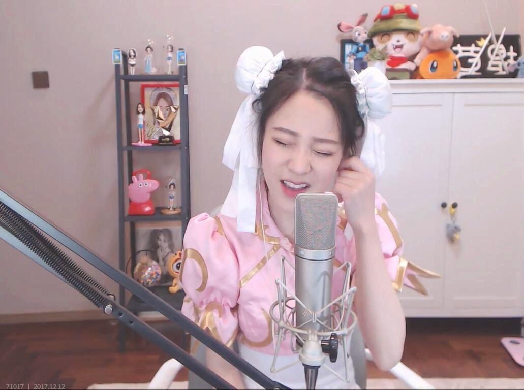 去B站的馮提莫徹底涼涼，曾經有多火，如今就有多落魄