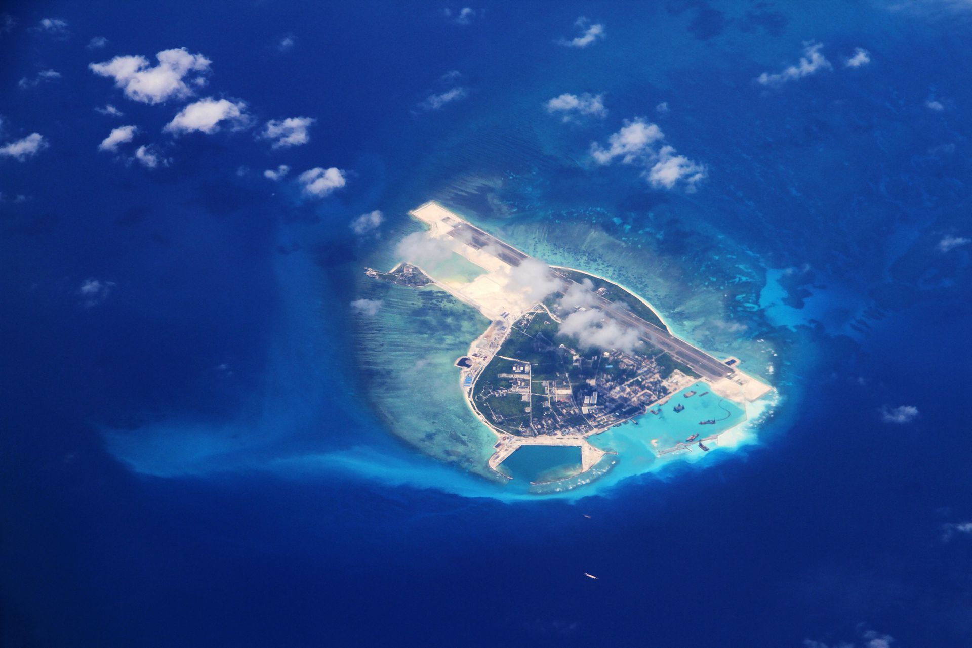美国邀欧洲军舰介入南海，帮监视中国3座岛礁，证明美海军缺乏兵力