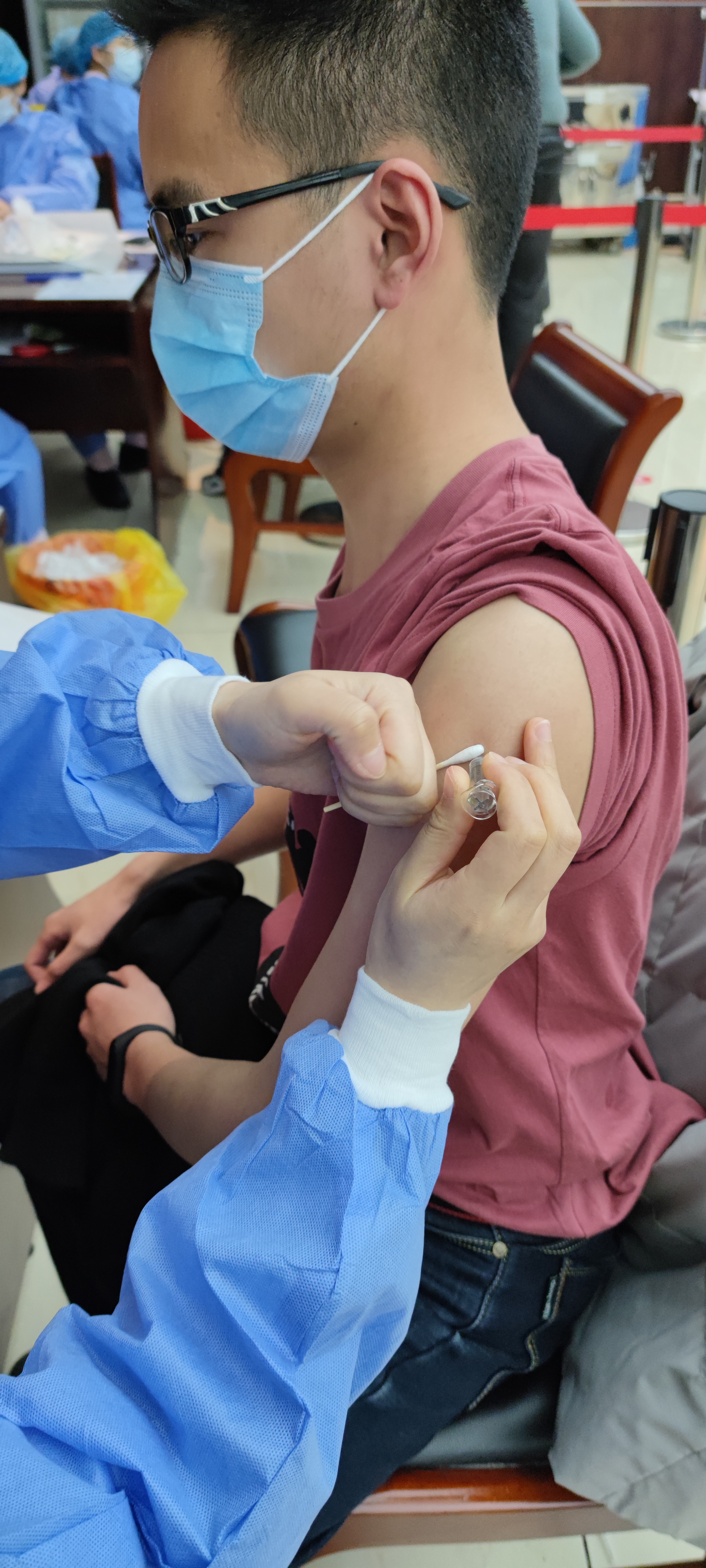 浙江交通集团奉化收费中心所为一线员工接种新冠疫苗