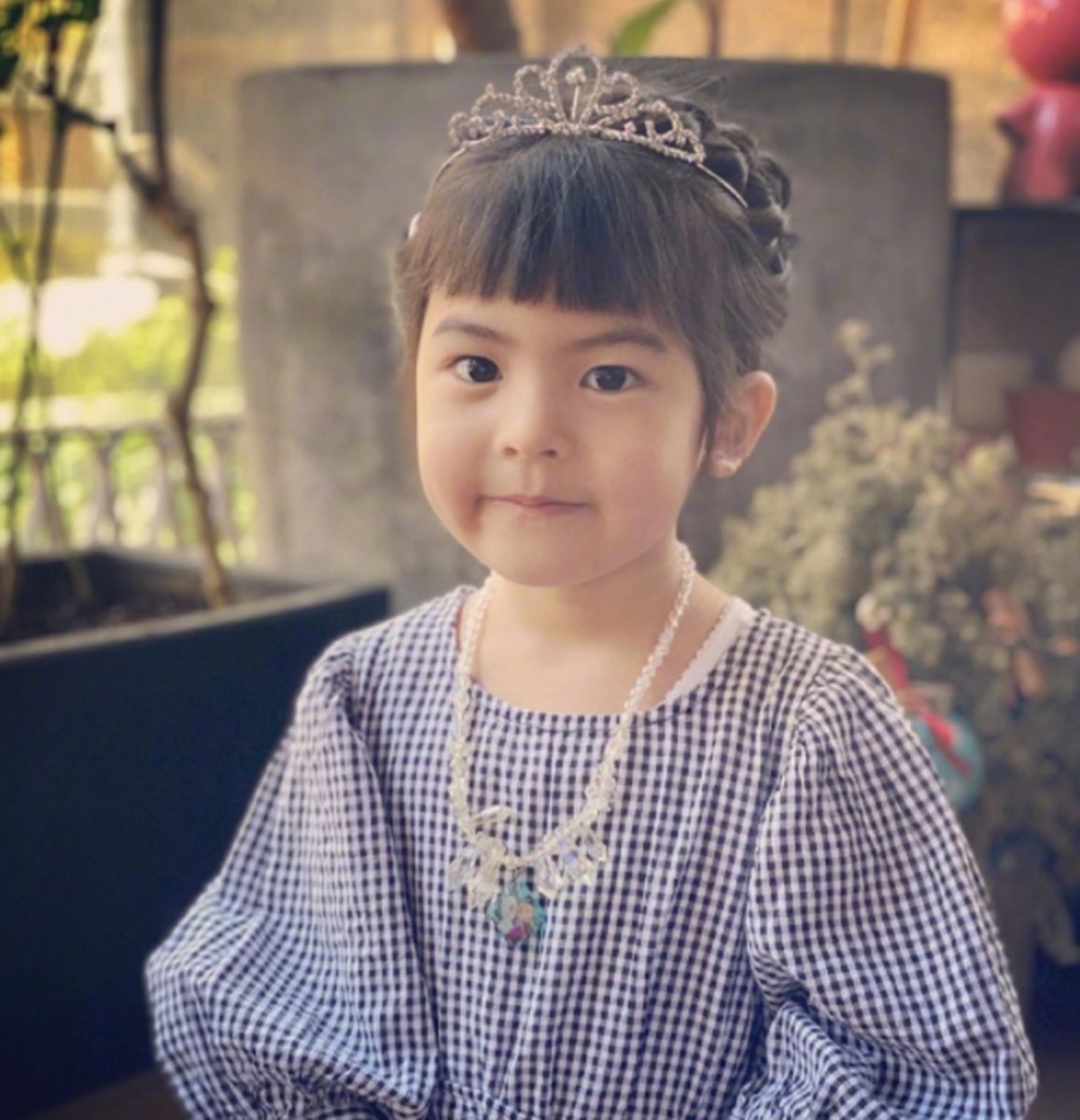 賈靜雯的小女兒顏值變化大赶超姐姐，孩子的顏值受哪些因素影響？