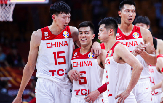 中国篮球三大队伍冲进奥运会，全部争金牌！仅剩杜锋练兵争门票