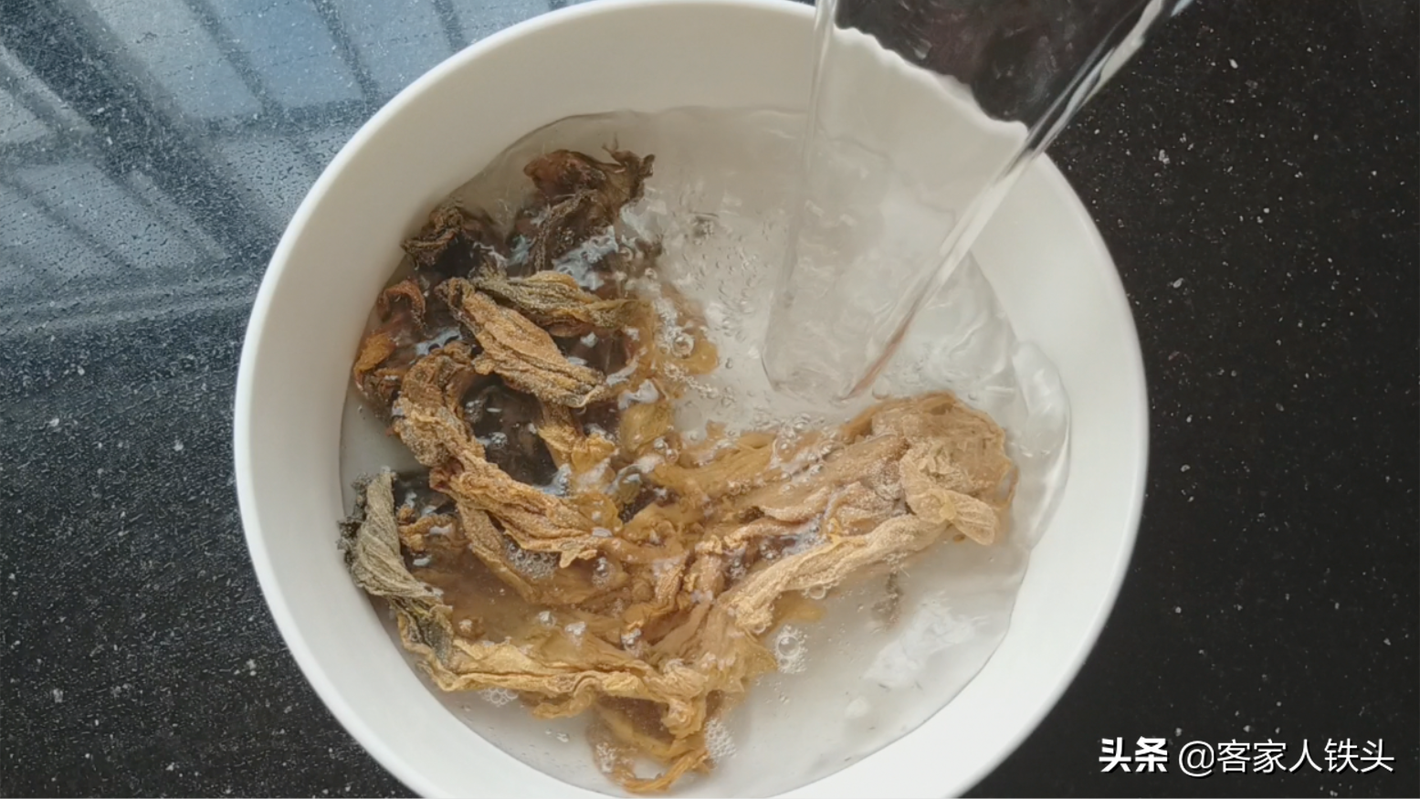 客家传统狮子头做法，一道有年味的菜，好吃寓意好，待客超有面子