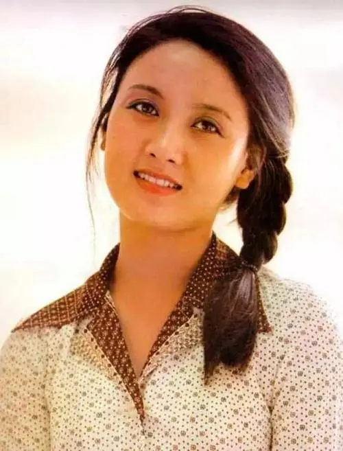 樂(lè)韻去世26年，退出《紅樓夢(mèng)》成就鄧婕，騙她的羅烈下場(chǎng)怎么樣？