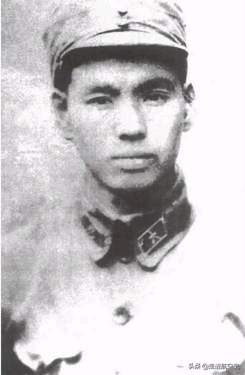 许世友三件葬品：茅台、猎枪、人民币，护送灵