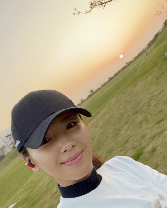 销号|刘涛评论营销号敬业精神让人佩服不按套路出牌的涛姐太幽默了！