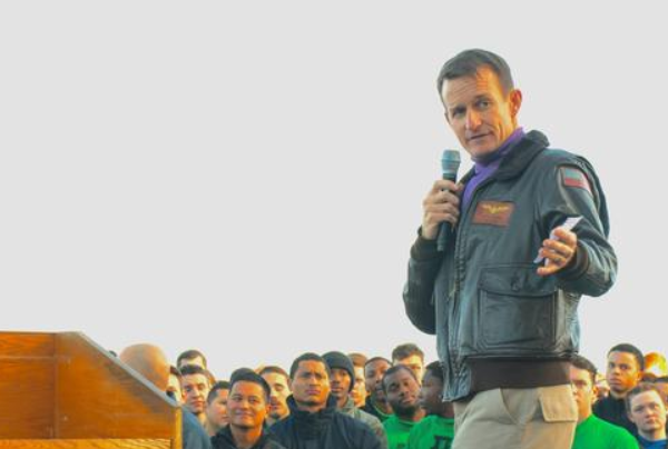 超40艘舰艇感染，6000多军方人士确诊，美国核航母还要重返太平洋？