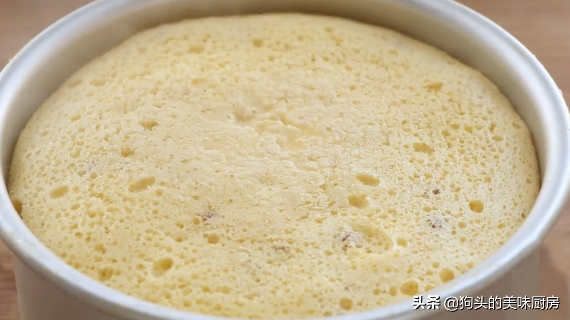 教你1碗麵粉4個雞蛋做蛋糕，不用烤箱不用電飯煲，新手一次成功