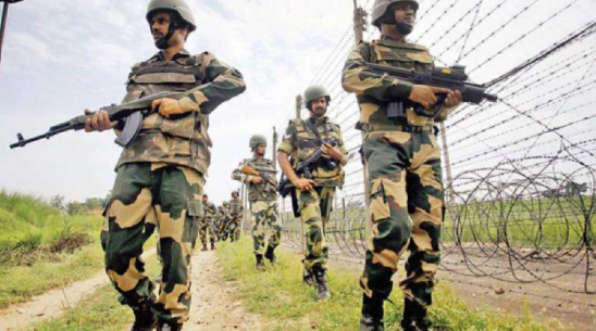 印度国产步枪成“友军杀手”！放开扳机还在开