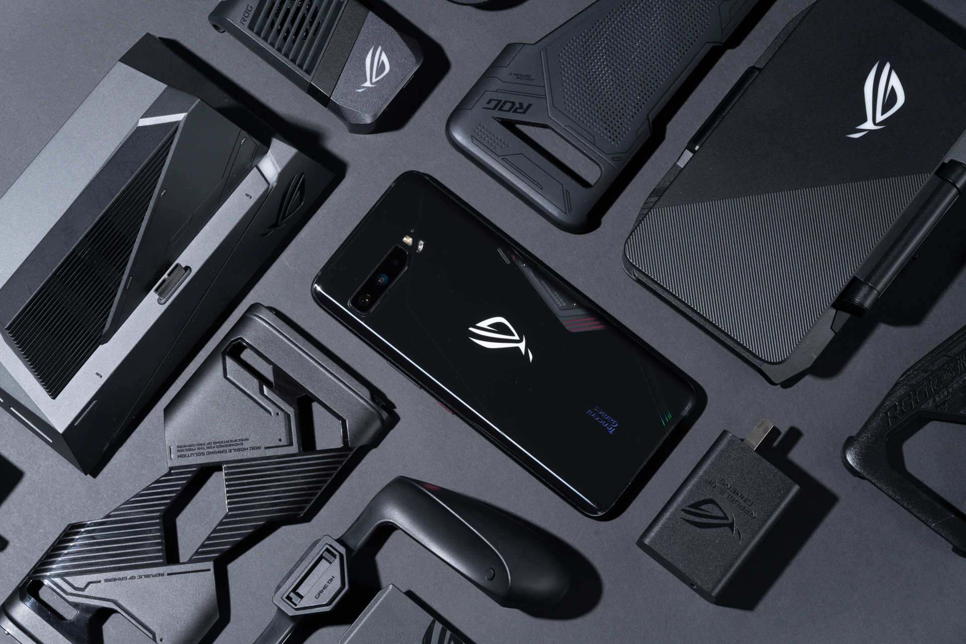 售价13999的rog手机3电竞装甲开箱