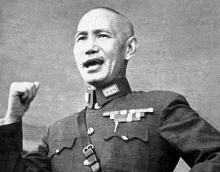 他是名震中外的五虎上将之一，却好赌成性，蒋