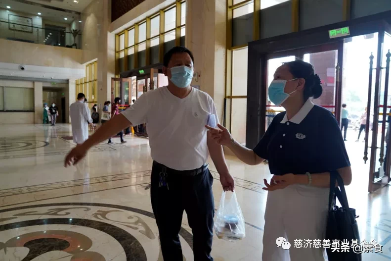 湖南中医药大学附属医院开起了素食餐厅，试营业日就人气满满