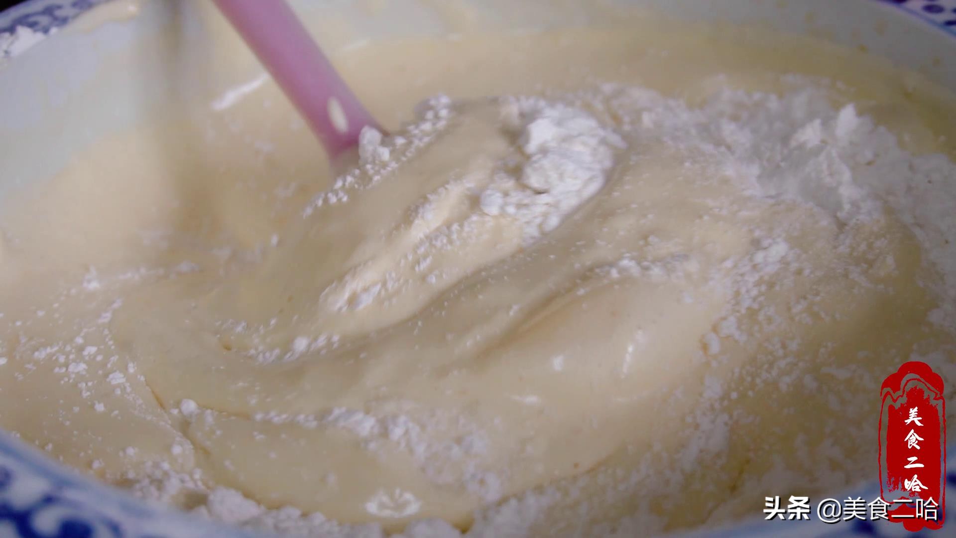 老式蜂蜜鸡蛋糕，用面粉和鸡蛋就能做，有技巧无难度，味道是真香