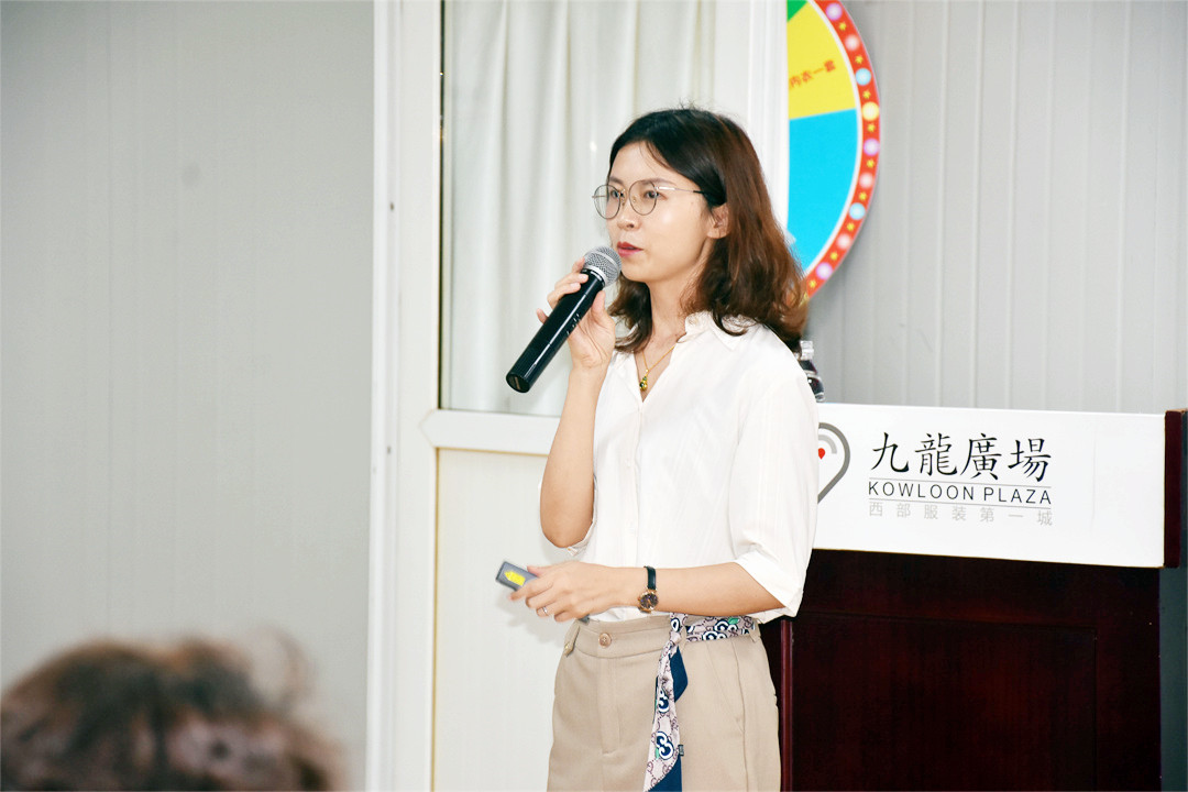 尊重知识产权 维护市场经济：法律讲堂走进九龙广场