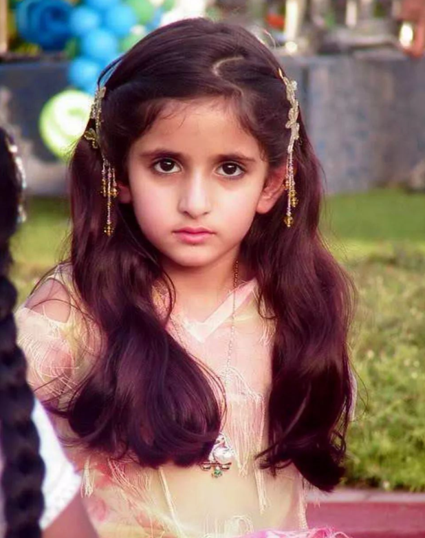 “迪拜最美公主”萨拉玛：6岁靠颜值火遍全网，却被迫嫁给大叔