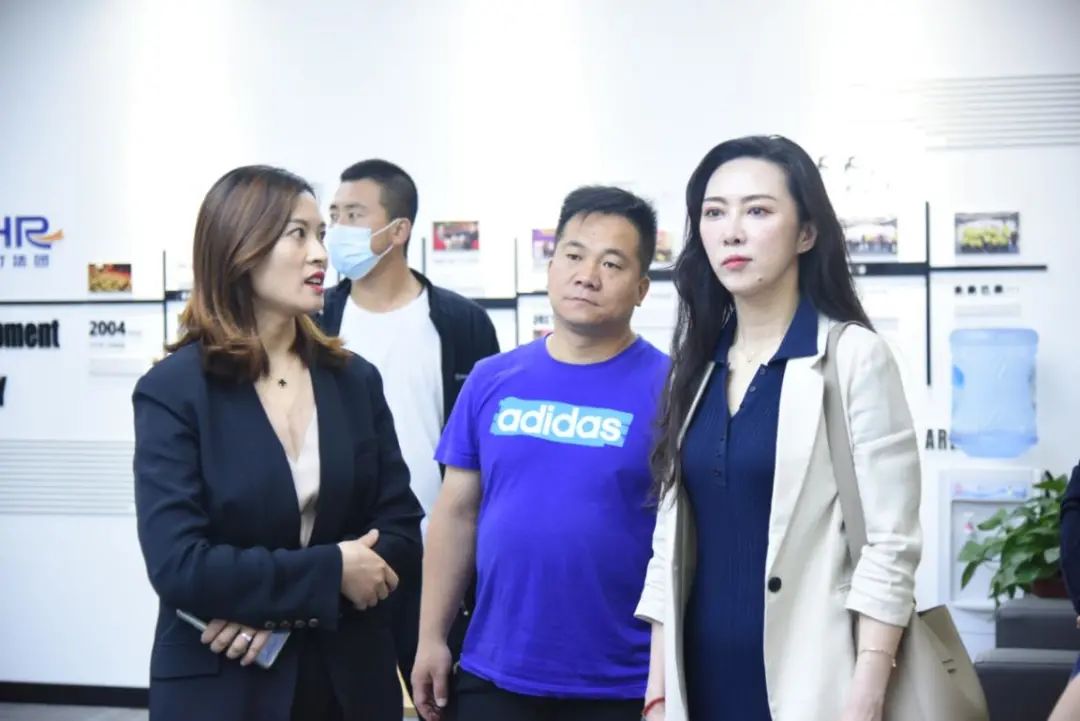 兰州市人社局党组成员、副局长张英莉一行莅临园区参观交流