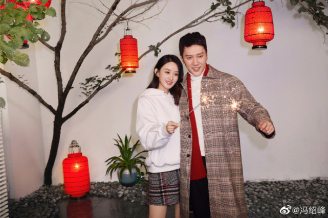 趙麗穎馮紹峰官宣離婚，聚少離多是主因，趙麗穎已清空恩愛過往