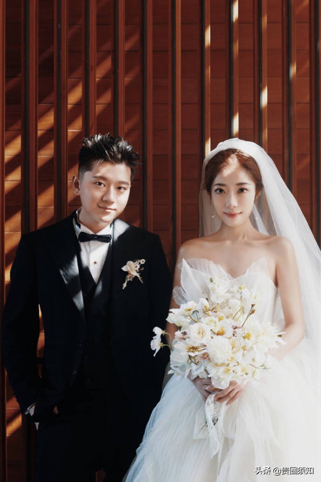 陈楚生婚纱照_姑娘吉他谱陈楚生