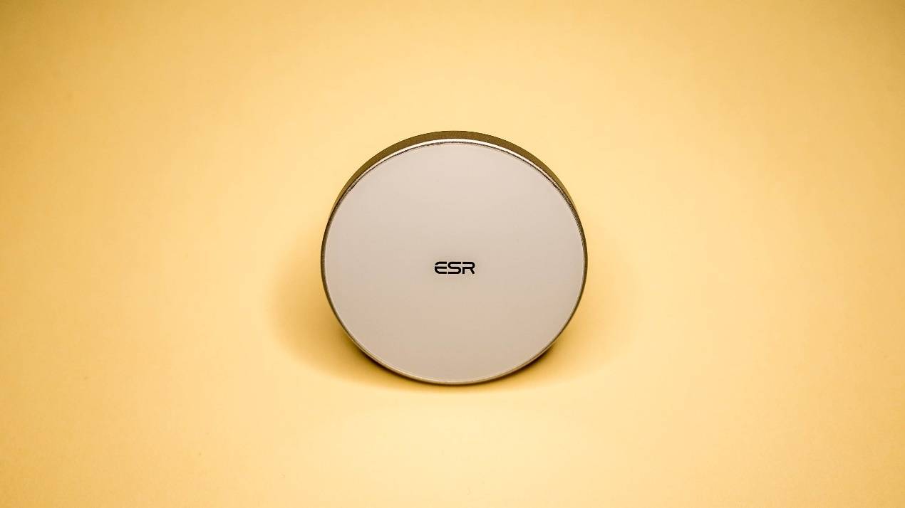 1.Magsafe新选择-ESR亿色磁吸无线充