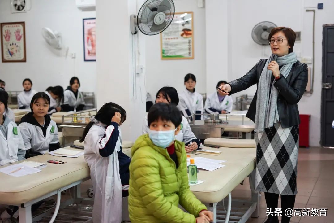 高新医药｜省中医院老师来授课，学生的反应让人意外
