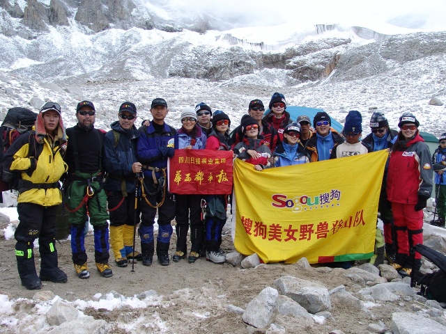 从唱歌被骗钱，到半个娱乐圈给他配戏，大鹏背后究竟有什么人？