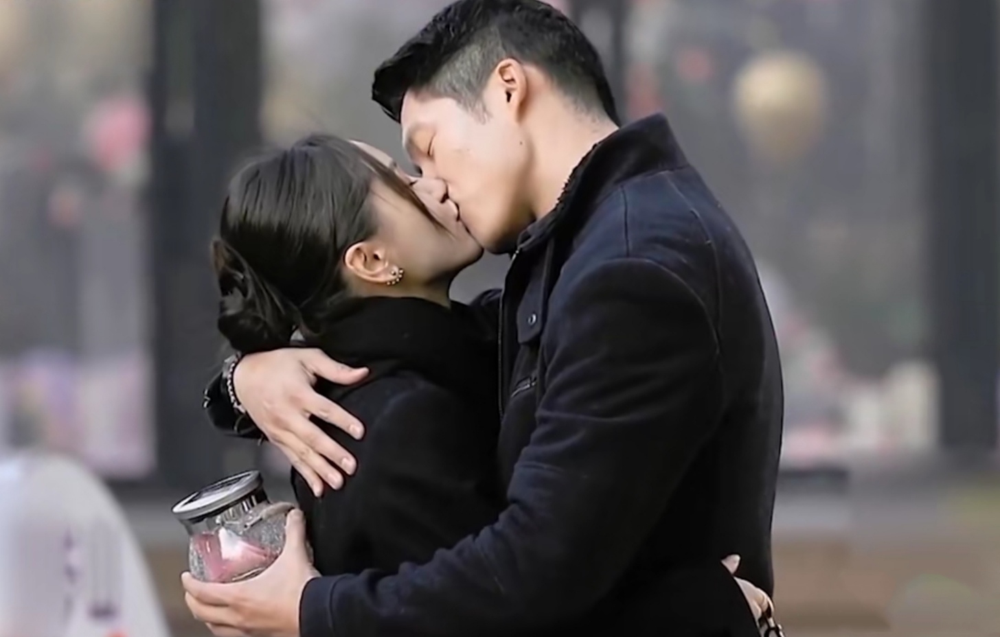 王子文微博官宣恋情，原来他才是那个对的人