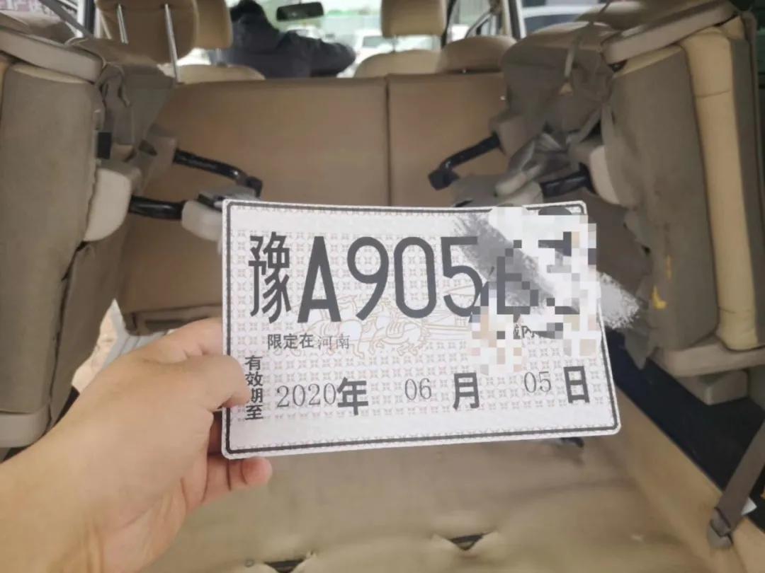 改个房车去旅行，60后大哥为一家人淘的日产NV200