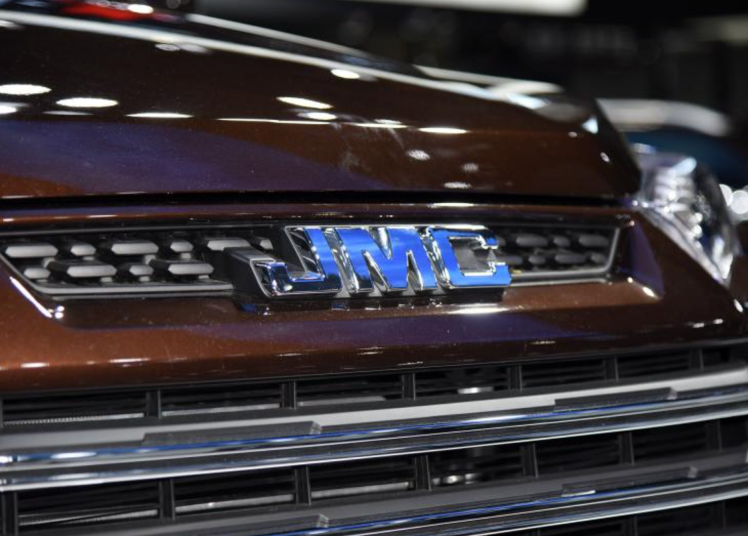 吉姆尼将搭载涡轮增压发动机；宝马全新2系谍照公布