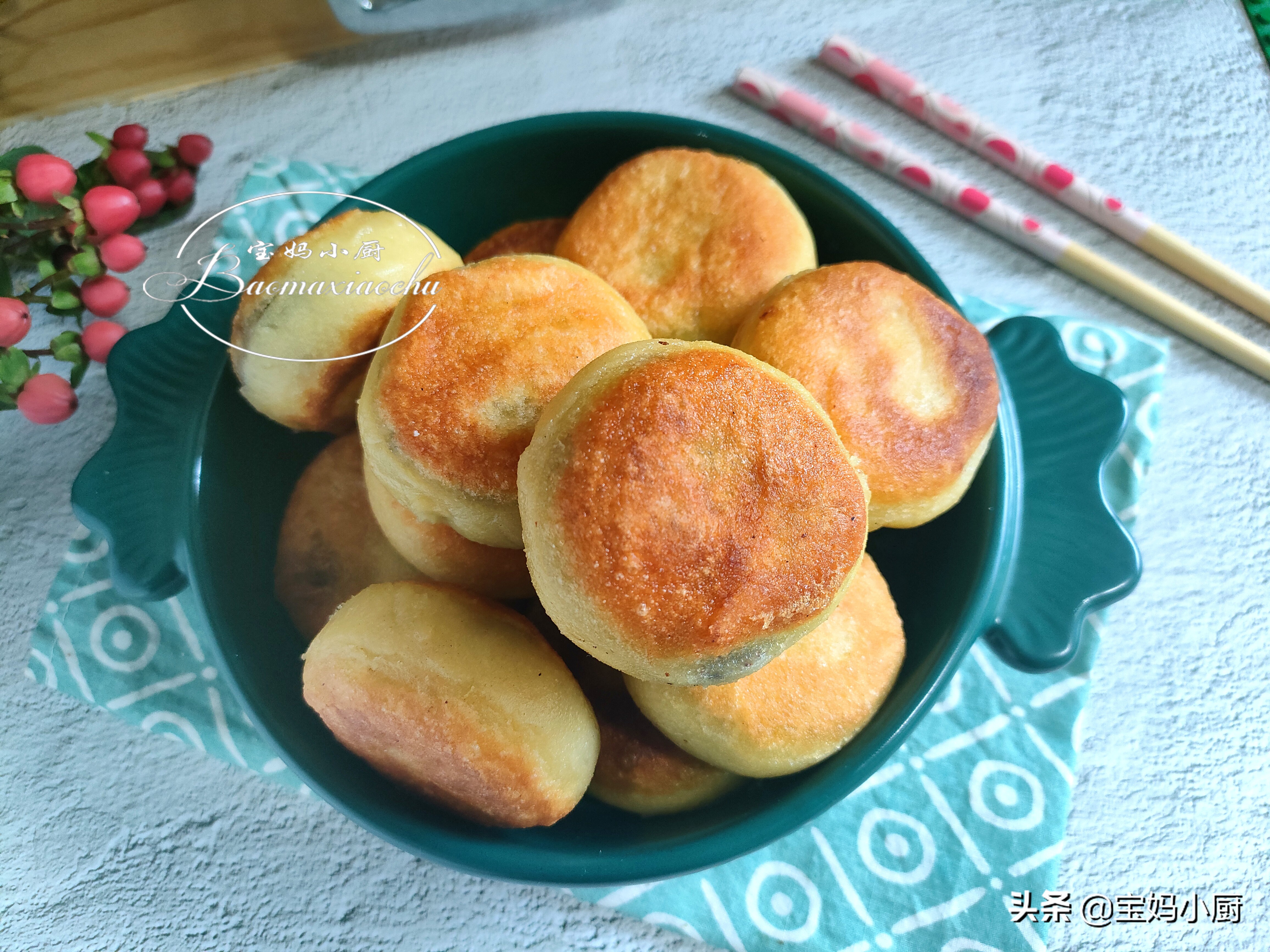玉米面和它一起烙饼，软软糯糯的还好吃，做法简单，营养补得足足