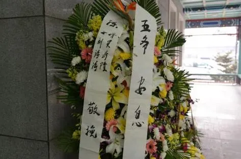 在北京,这群人操控娱乐圈格局40年,潜规则至今没打破
