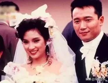 周星驰青梅竹马的街坊,嫁给最帅“杨康”,这个女人真如此好命?