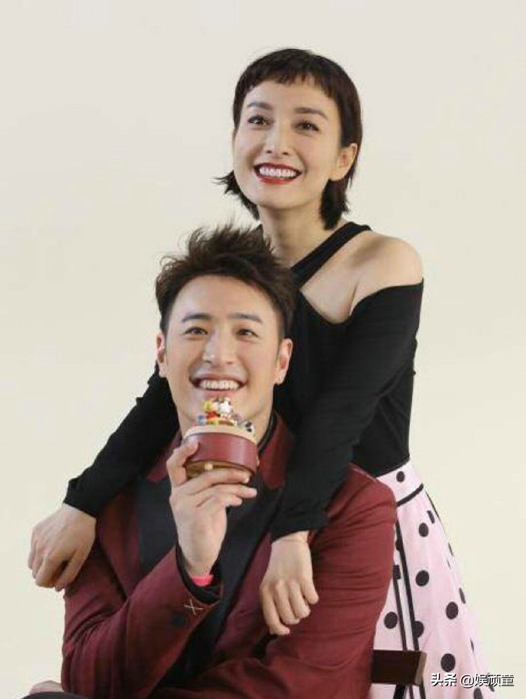 潘玮柏宣布结婚，蔡依林、Eall纷纷送祝福，看到