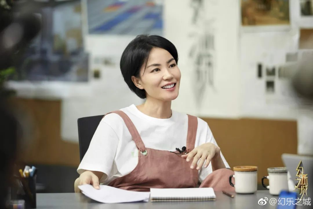 王菲周迅隔空义演：谁说爱过同一个男人，就不