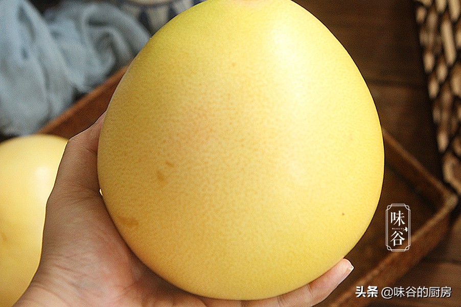 买柚子记住这4点，买再多都不会挑错，柚子香甜汁水多，太实用了