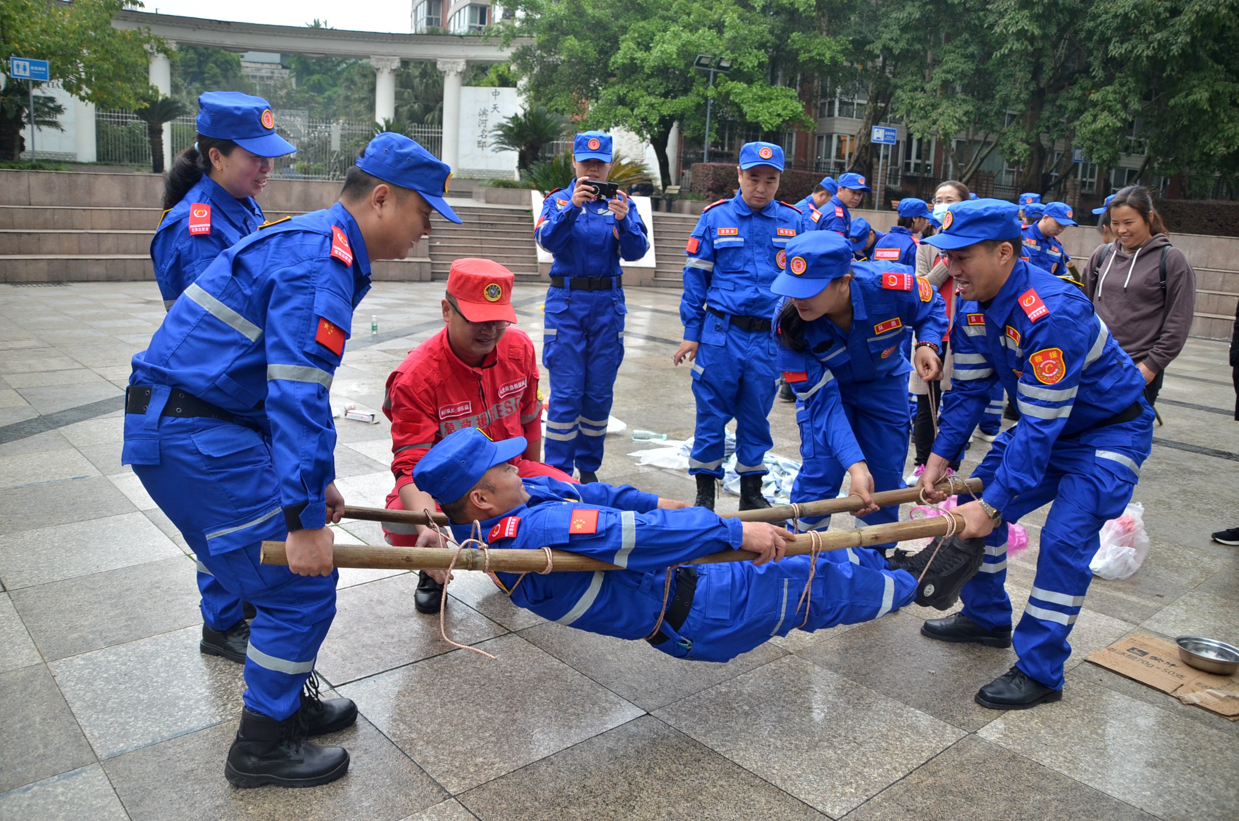 夯实队伍素质 提高作战能力——龙泉驿区新时代文明实践应急志愿服务队开展队员培训活动