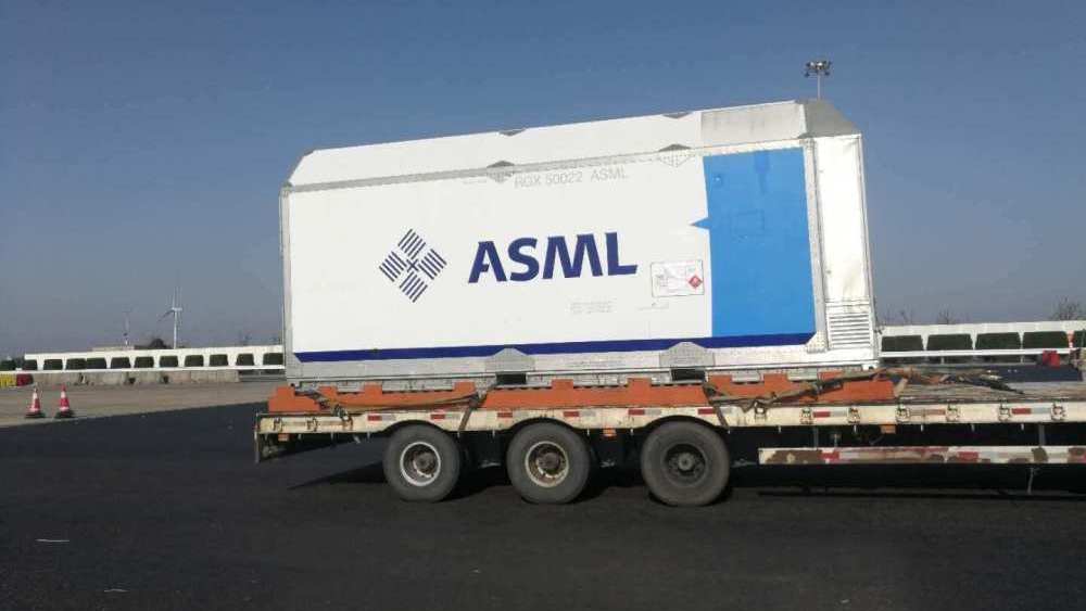 关于光刻机，ASML在布一个大局