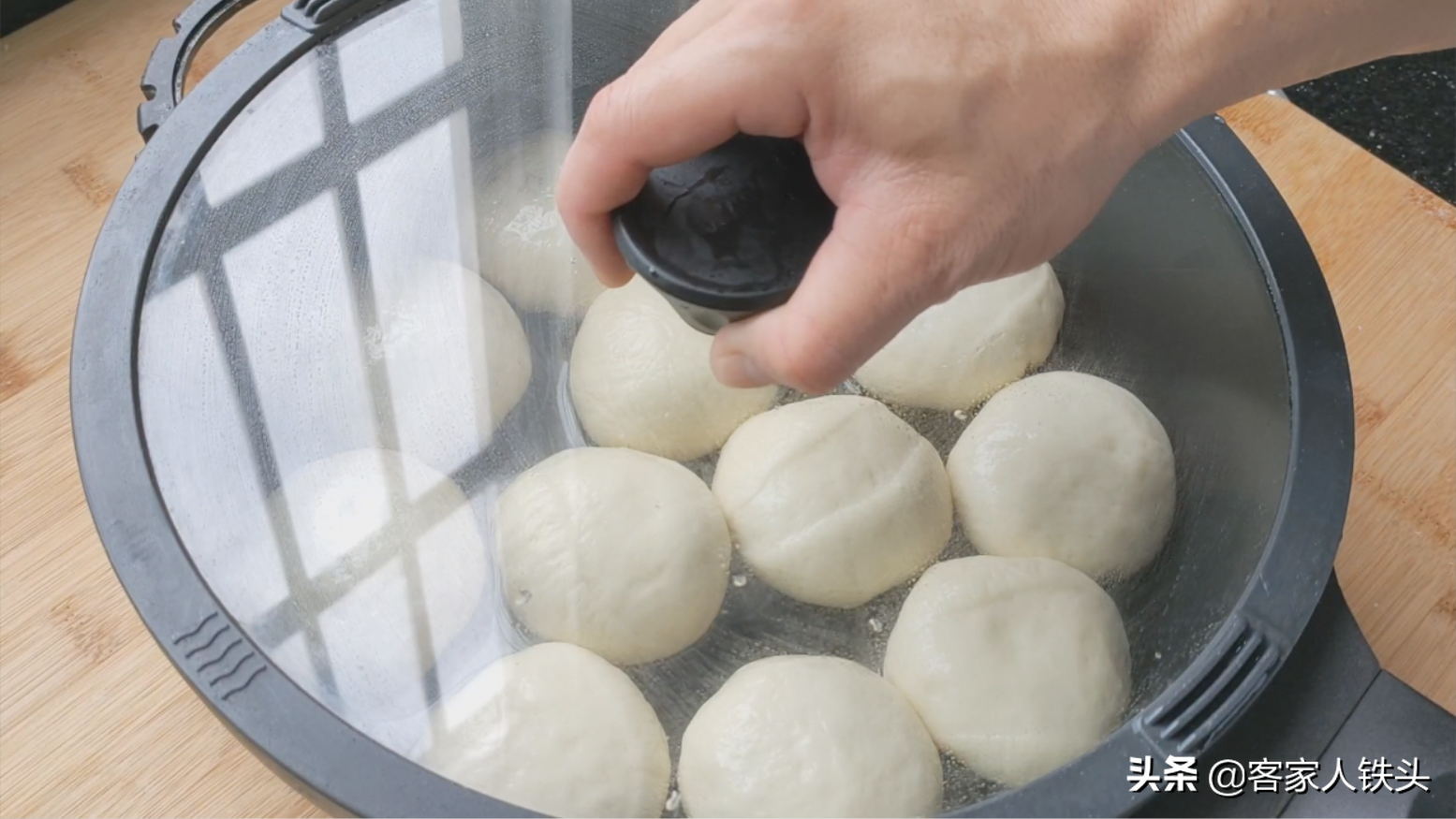 我家孩子隔三差五點吃的早餐做法，鬆軟又酥香，很多人一次吃5個