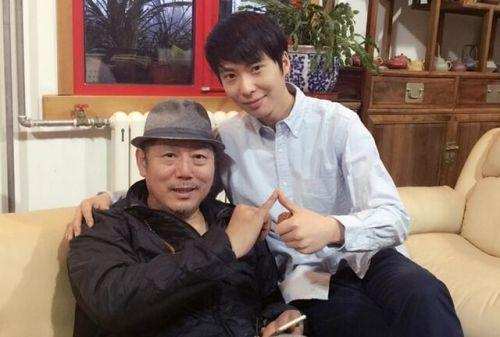 李诚儒住豪宅娶娇妻，儿子却辍学、买不起房，