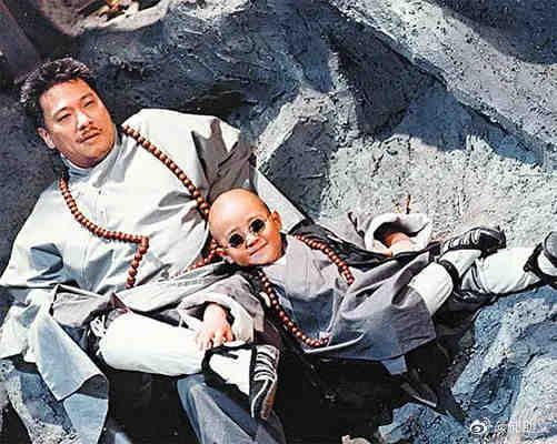 超50位明星悼念吴孟达，释小龙的称呼引泪目，李小璐被批蹭热度