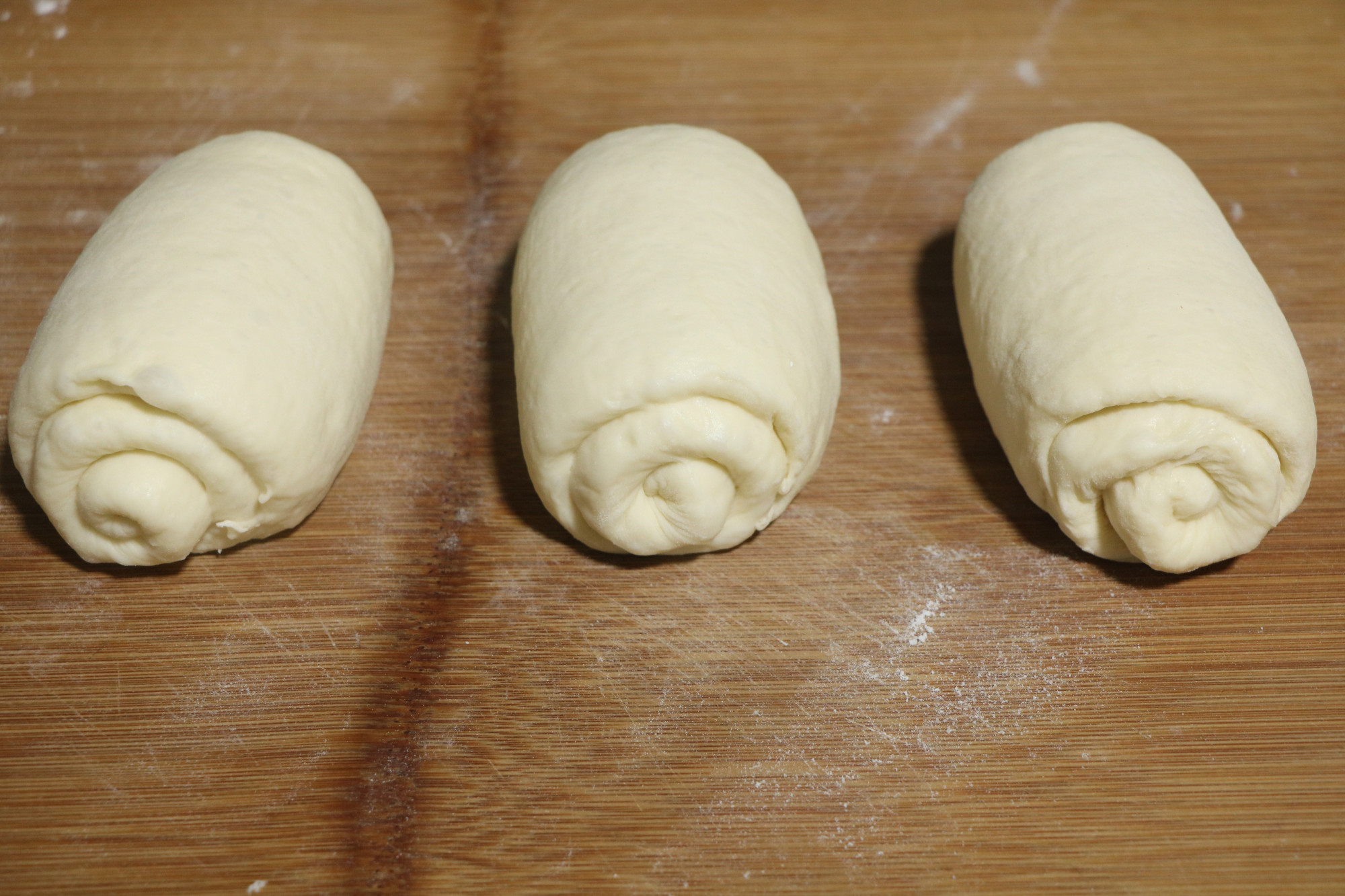 外面一个几十块的吐司别再买了，在家做又香又软，好吃无添加