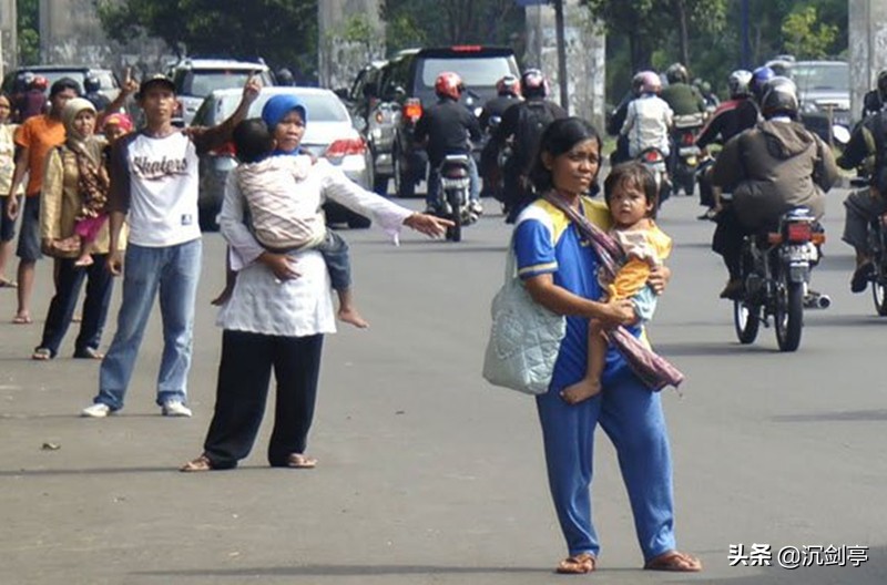 The most unique job in the world"Paid Car Passenger" in Jakarta
