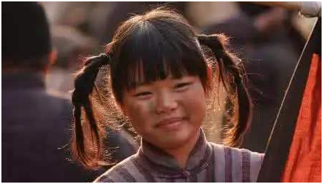 有种逆袭叫“童星长大”，谢飞机变帅，莫小贝