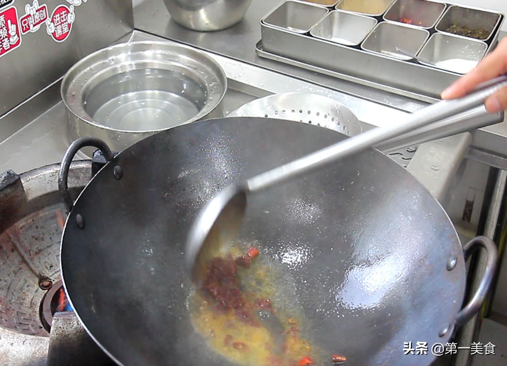 图片[10]-砂锅版的盐焗鸡翅做法 肉质鲜美 软烂入味又好吃 吃上一口满嘴-起舞食谱网