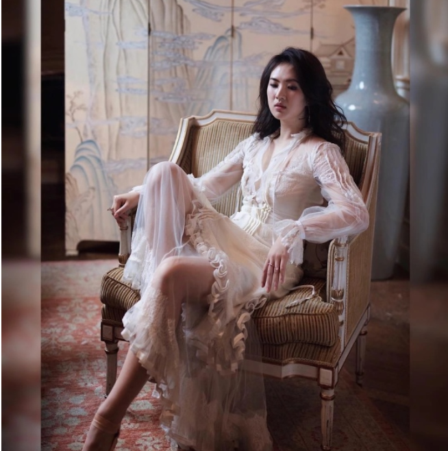 姚安娜输不是因为牌不好，而是手拿4个2双王，却打出个3点