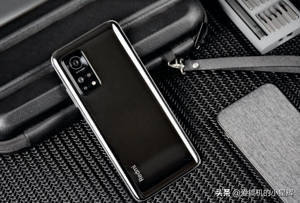 从3499跌至2799，骁龙865+128GB，网友：等到了