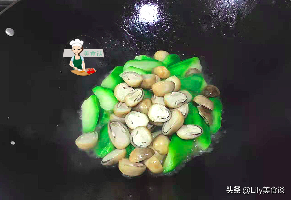 图片[8]-草菇炒丝瓜做法步骤图 常给孩子做一盘不够吃-起舞食谱网